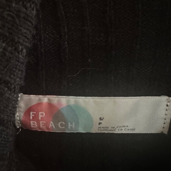 Black People Beach Sweater Set, Size Small - Picture 4 of 4